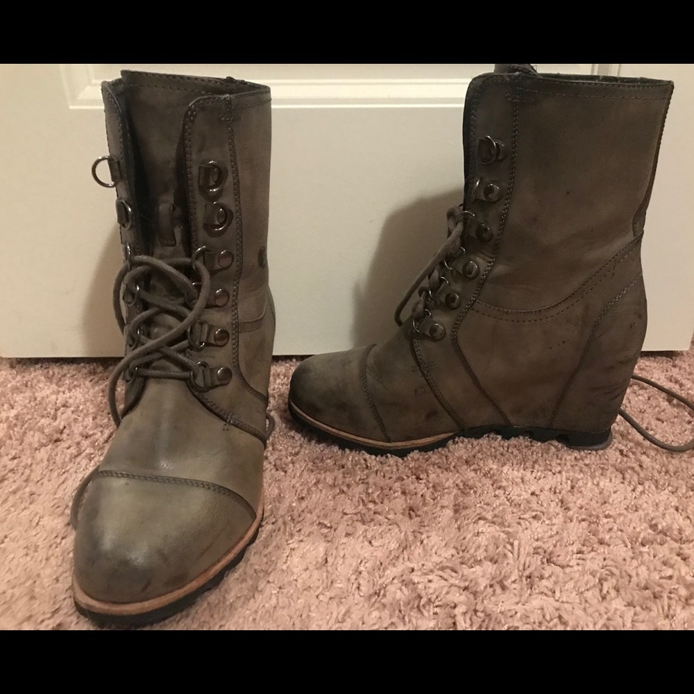 Lace up wedge boots